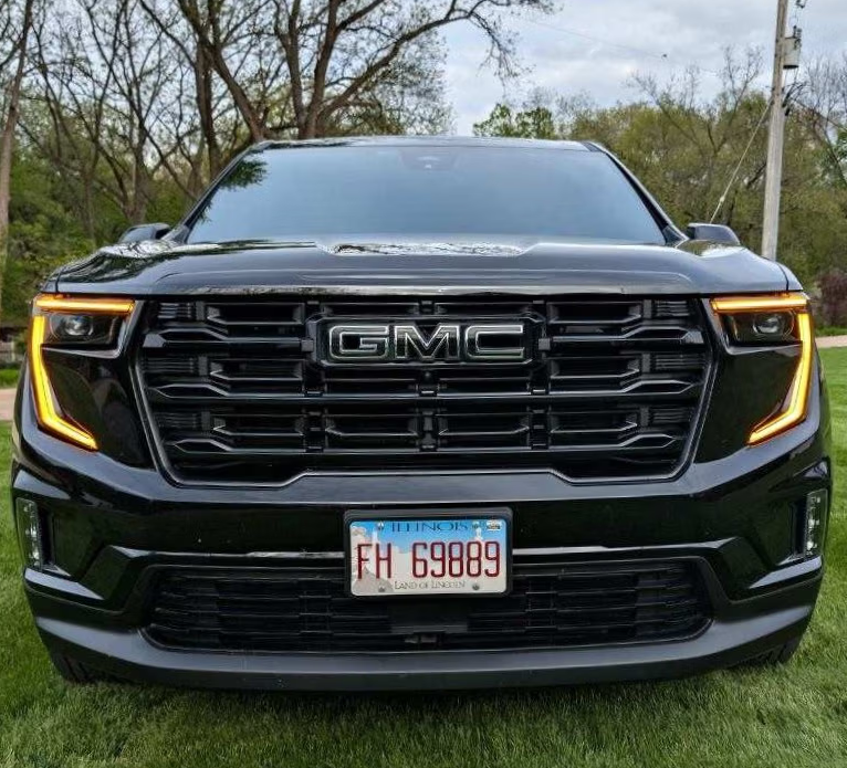 GMC Acadia Amber DRL Kit lights on a 2024-2026 Acadia