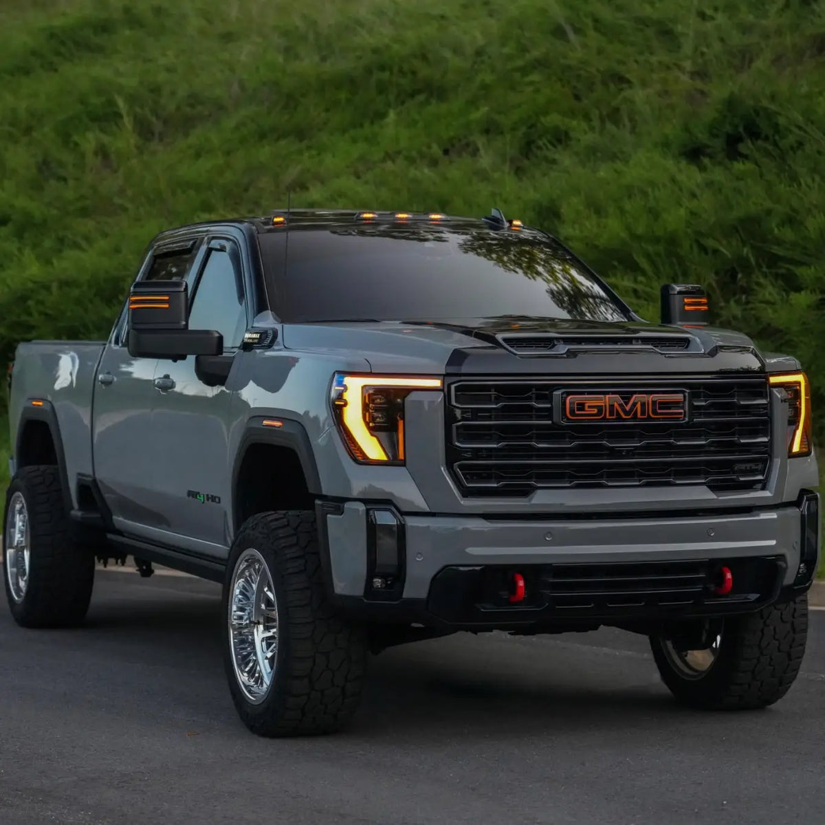 Amber GMC Sierra 2500 lights