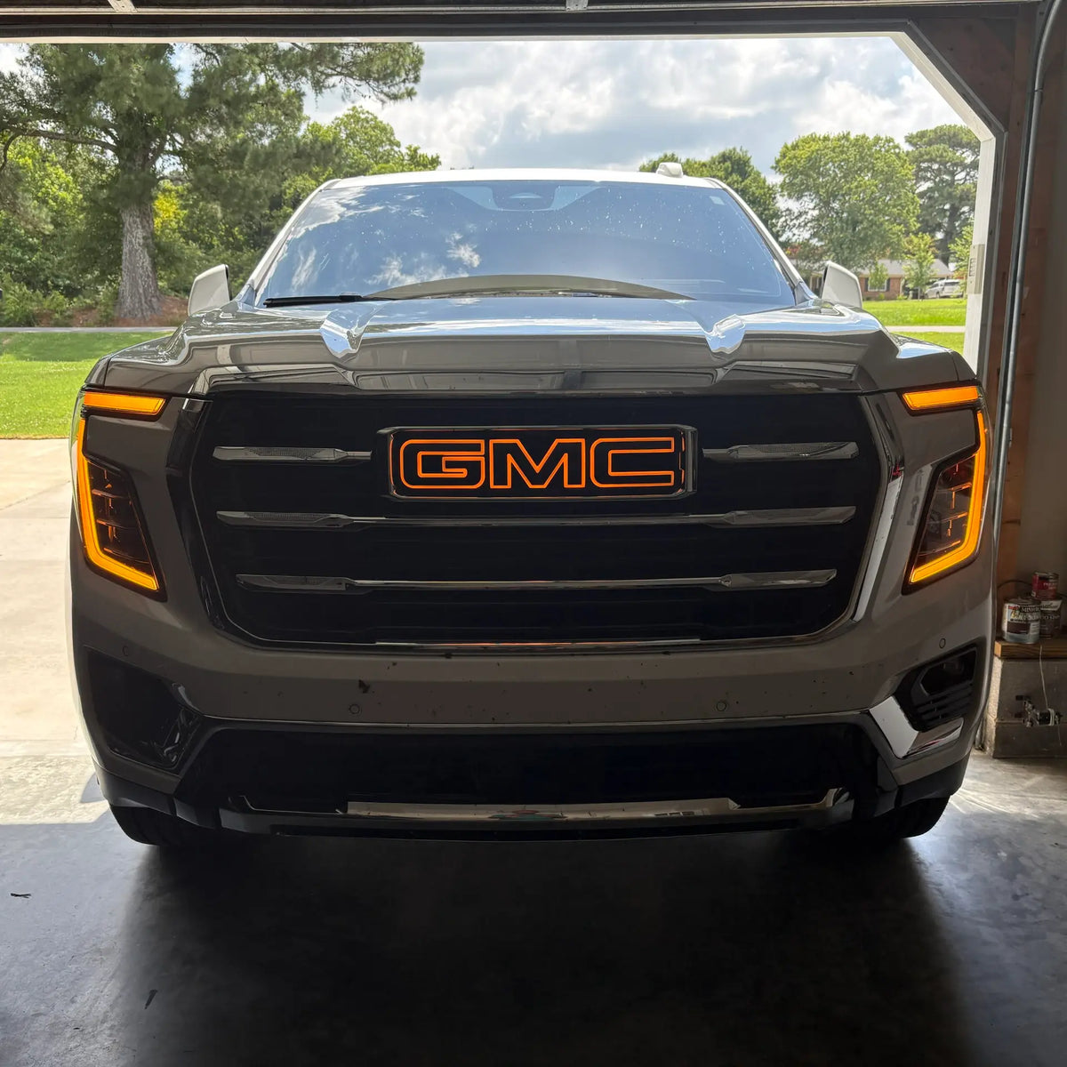 2021-2027 yukon illuminated emblem